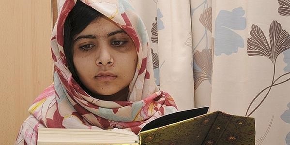 Malala inaugura biblioteca de Birmingham