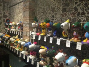 Subastan 80 esculturas de Snoopy