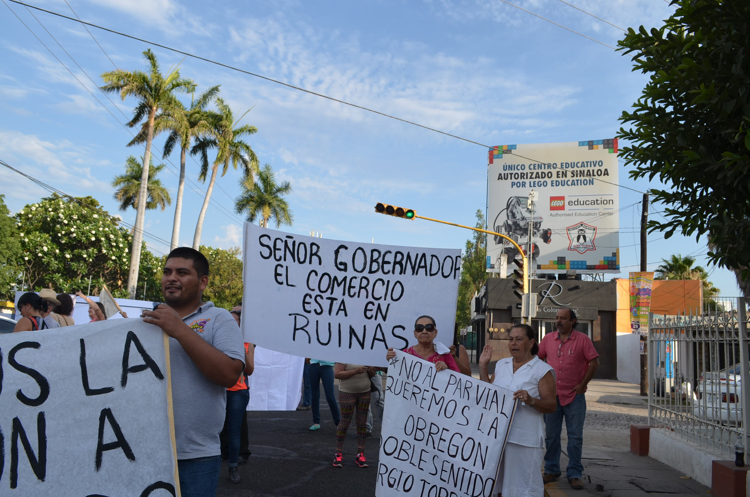 Los protestantes aseguran que el único que puede solucionar este caos vial es el gobernador. Fotografía: Gabriela Sánchez